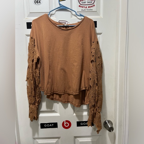 Women’s large umgee long sleeve - Picture 1 of 7